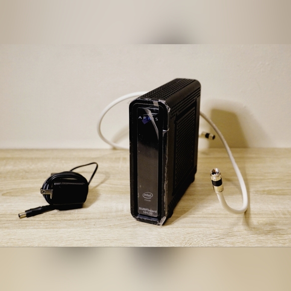 ARRIS SURFboard and RG6 Coax Cable - Picture 1 of 12